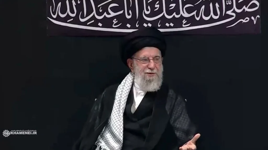 Penampilan Publik Pertama Ayatollah Khamenei Setelah Ketegangan Dengan Israel